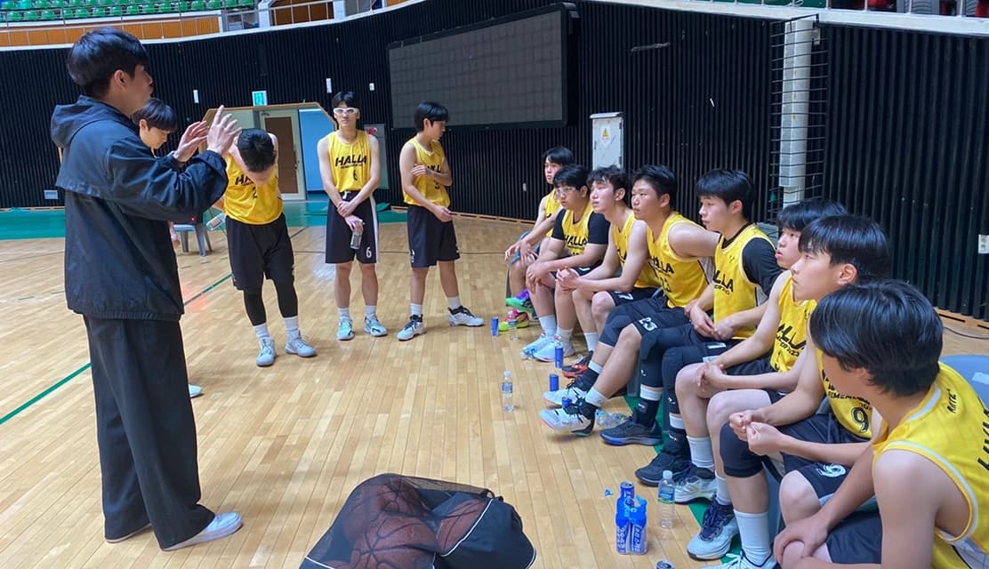 팀 플레이를 통해 배우는 농구